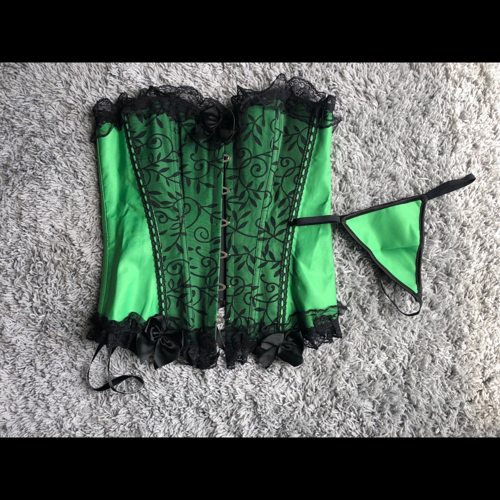 NEW black and green 2pc lingerie